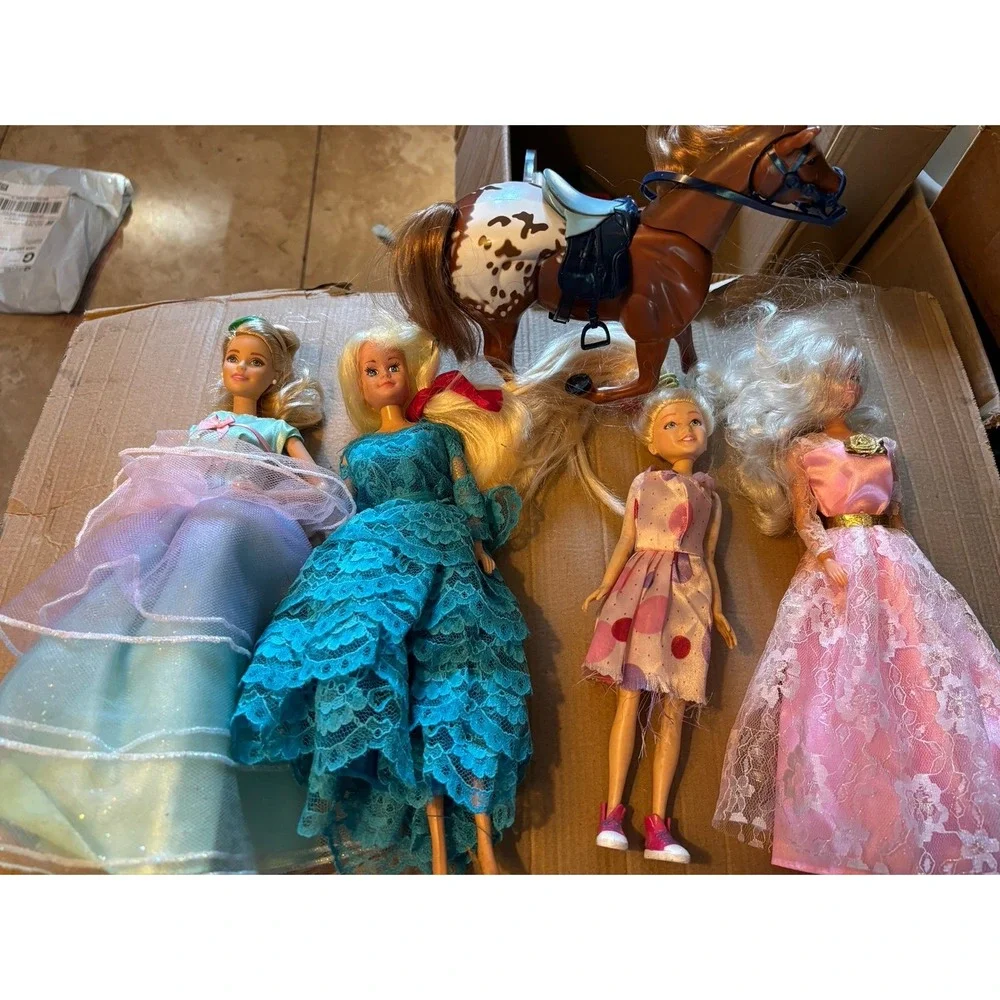 Lot of 5 mixed Barbie and fashion dolls With A Horse -